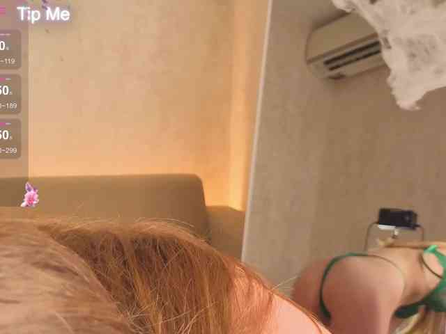 Kiana-White webcam