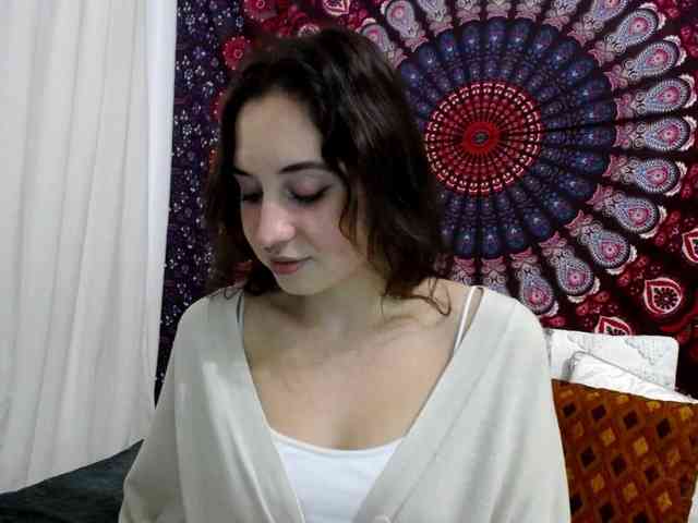 AdalynGlow webcam