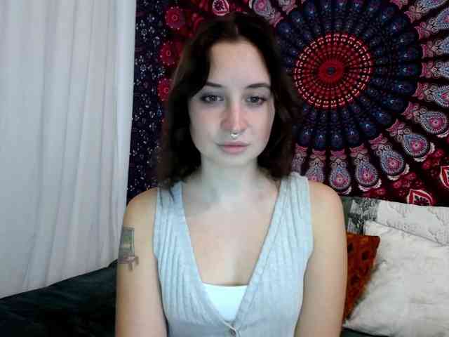 AdalynGlow webcam