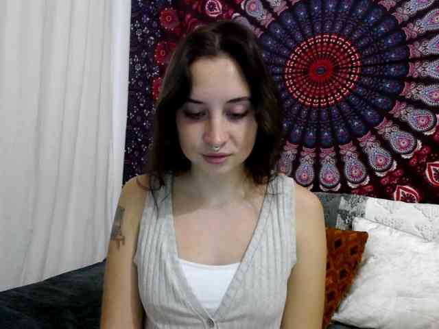 AdalynGlow webcam