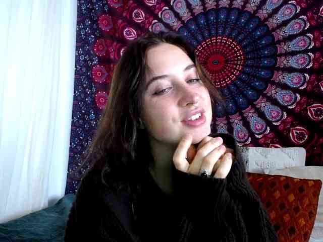 AdalynGlow webcam