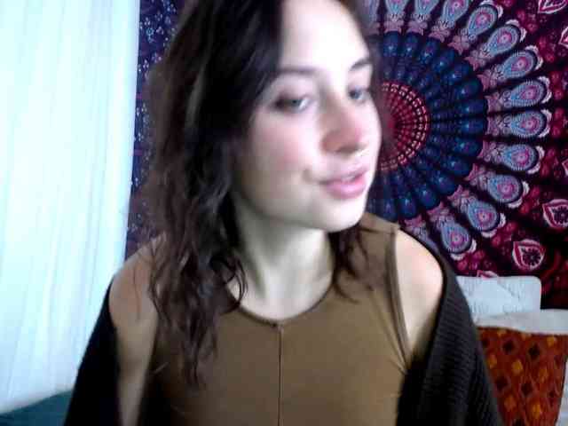 AdalynGlow webcam