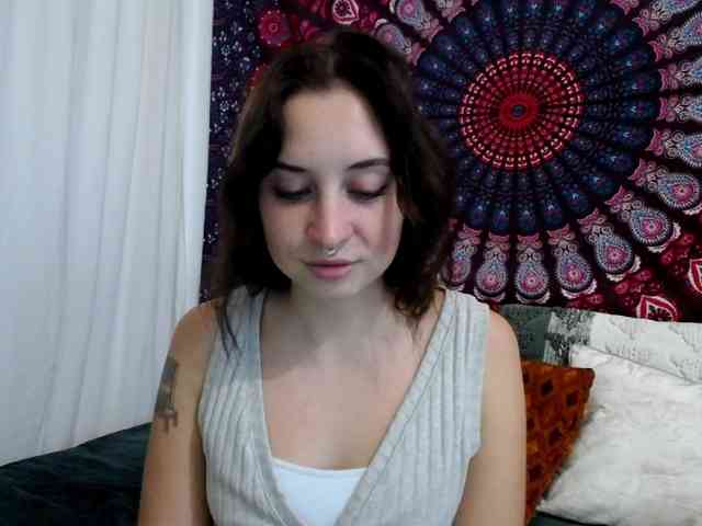 AdalynGlow webcam