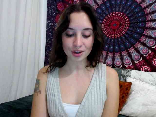AdalynGlow webcam