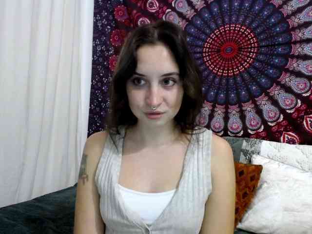 AdalynGlow webcam