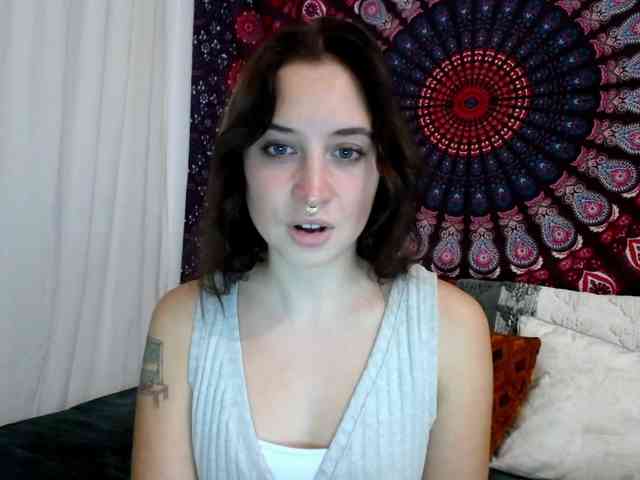 AdalynGlow webcam