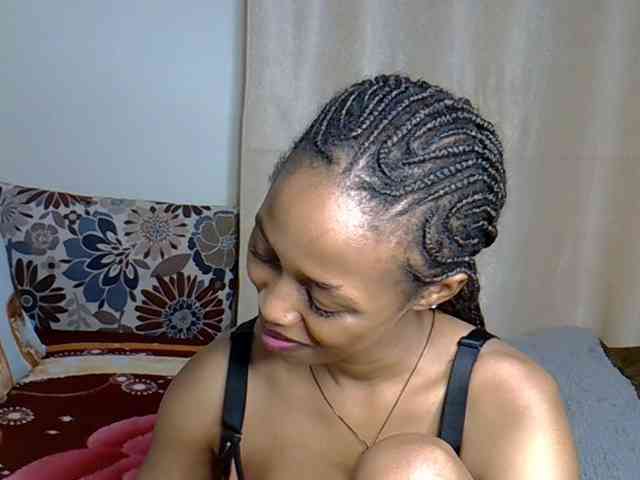 PetiteCaramel webcam