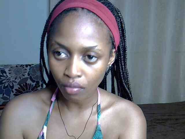 PetiteCaramel webcam