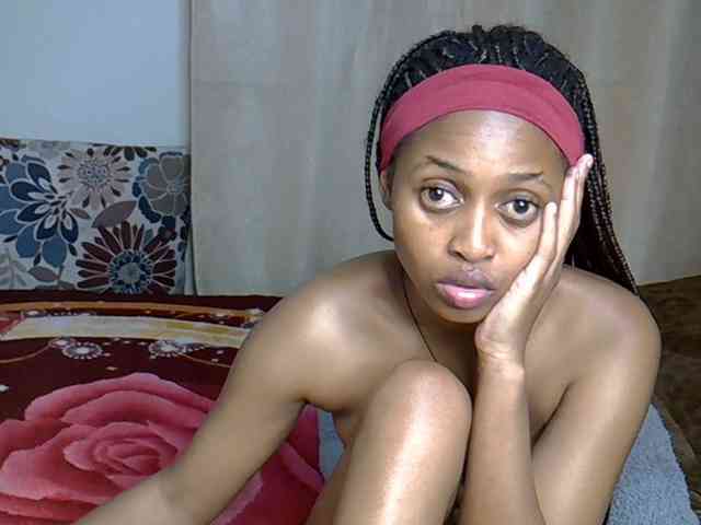 PetiteCaramel webcam