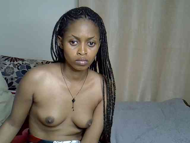 PetiteCaramel webcam