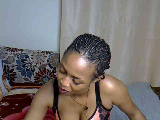 PetiteCaramel webcam