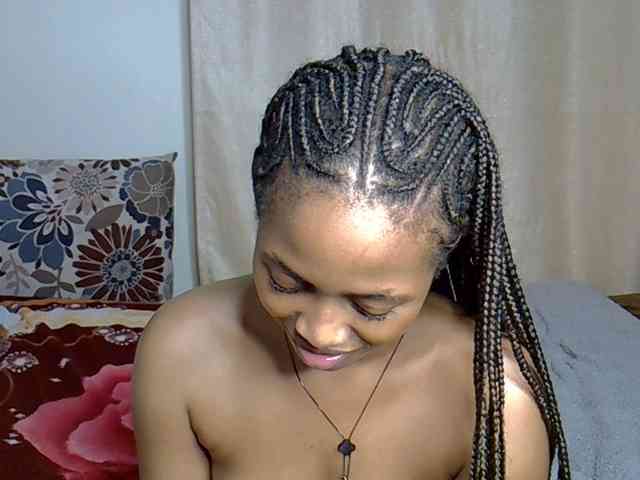 PetiteCaramel webcam