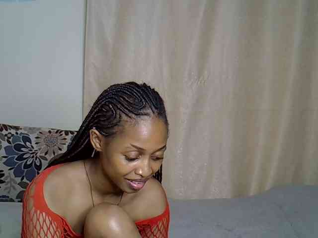 PetiteCaramel webcam