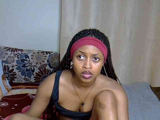 PetiteCaramel webcam