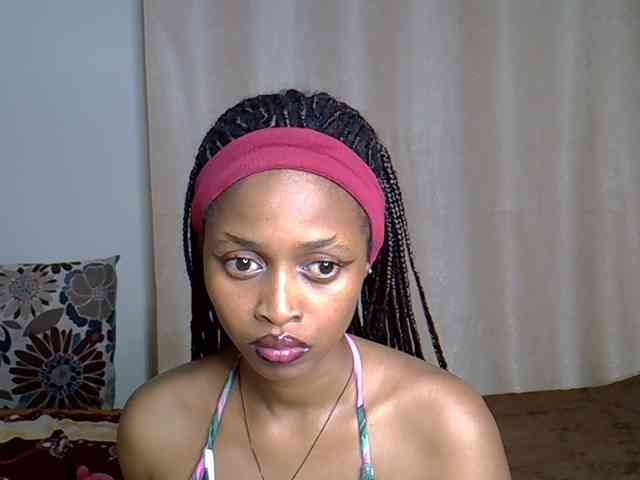 PetiteCaramel webcam