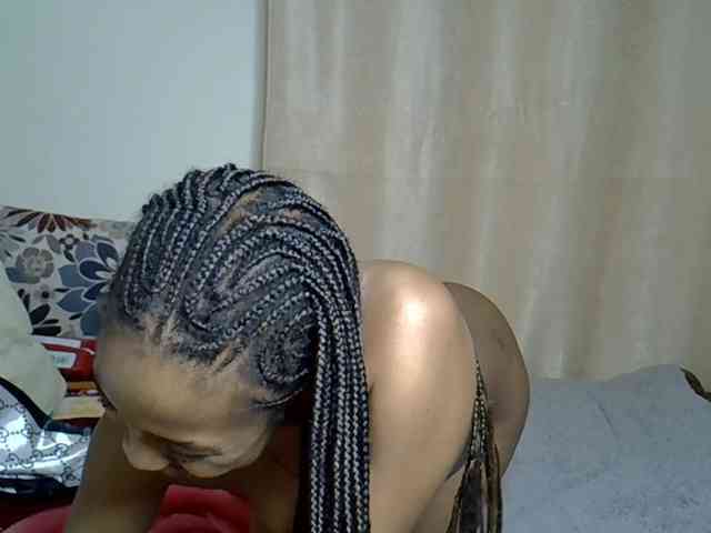 PetiteCaramel webcam