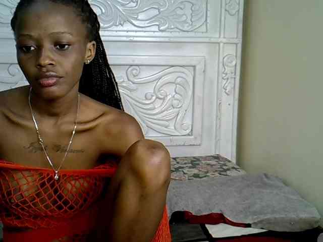 PetiteBunnny webcam