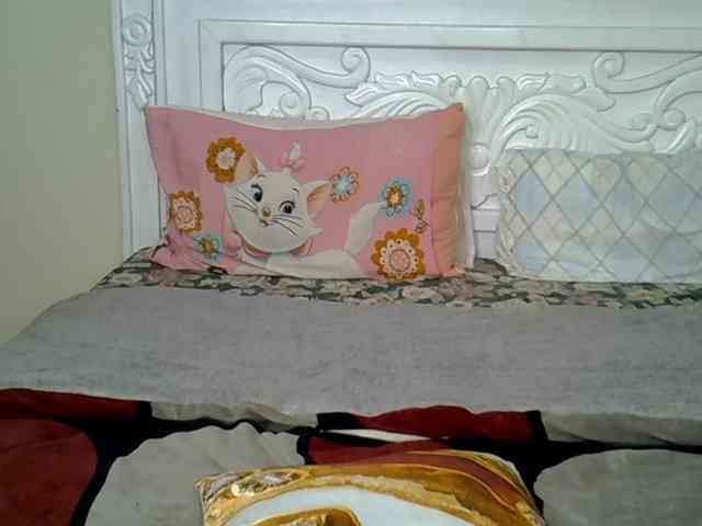 PetiteBunnny webcam