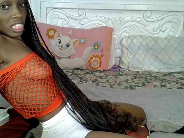 PetiteBunnny webcam