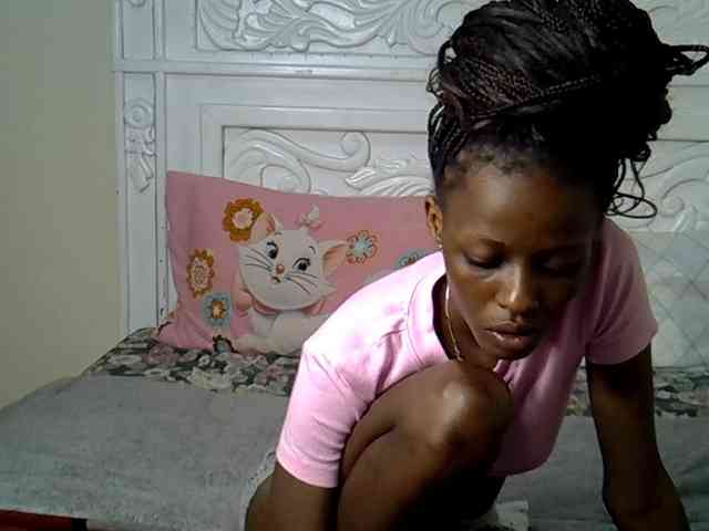 PetiteBunnny webcam