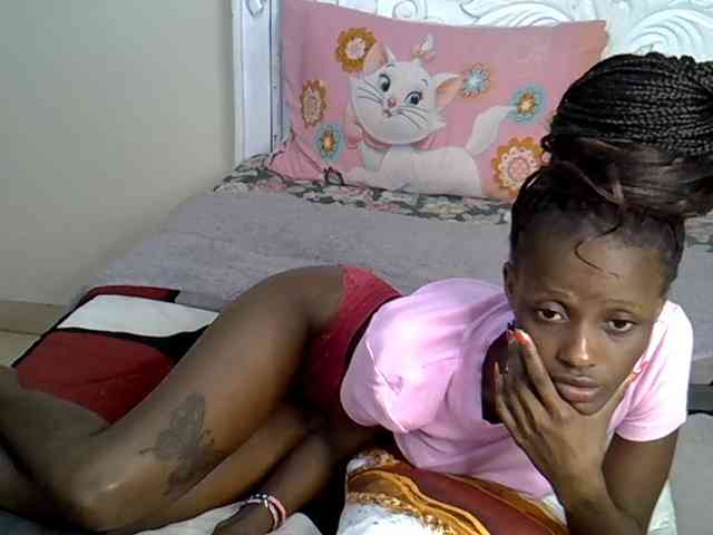 PetiteBunnny webcam