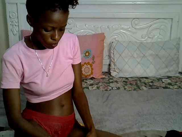 PetiteBunnny webcam