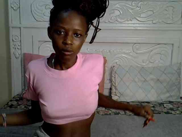 PetiteBunnny webcam