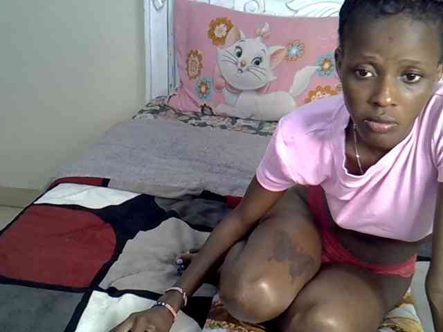 PetiteBunnny webcam