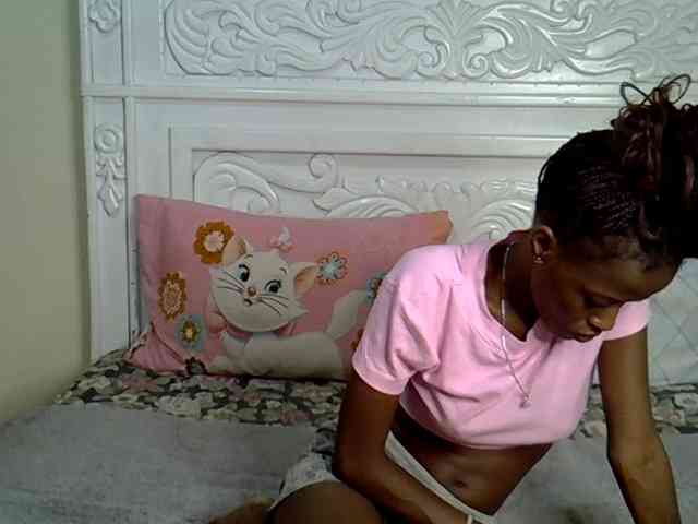 PetiteBunnny webcam
