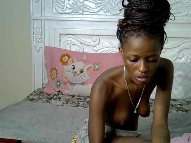 PetiteBunnny webcam