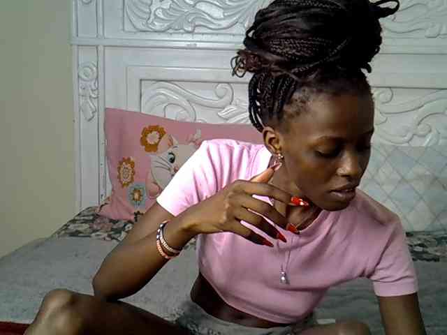 PetiteBunnny webcam