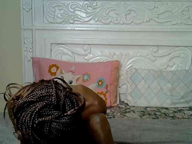 PetiteBunnny webcam