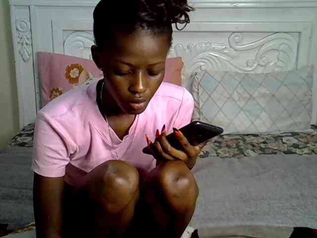 PetiteBunnny webcam
