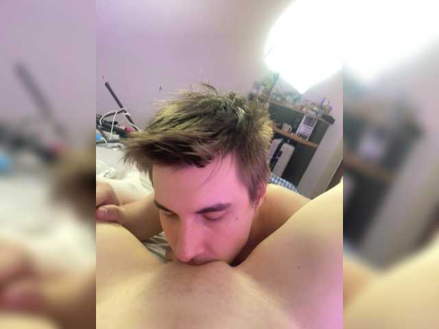Vai a chattare su AlissaLexx AlissaLexx
