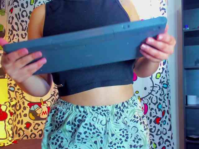 thania777 webcam