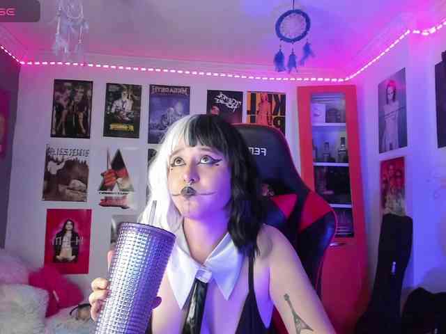 Mistresscrowley-666 webcam