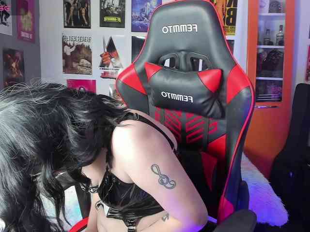 Mistresscrowley-666 webcam