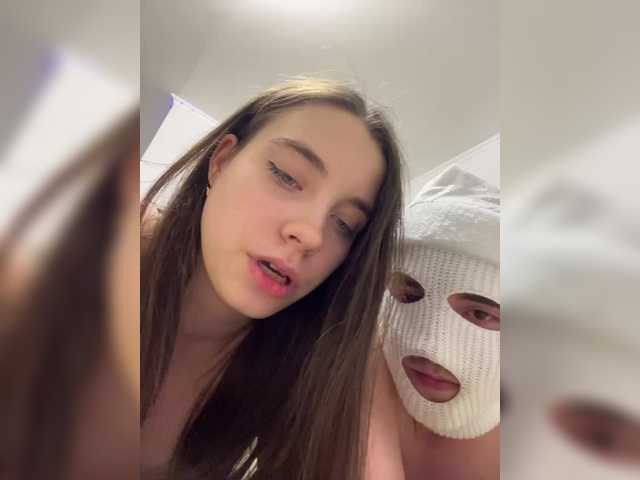 Entra en el chat con el modelo kotki27 kotki27