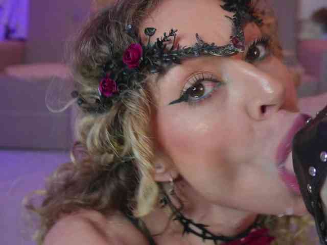 curlynatashaa webcam