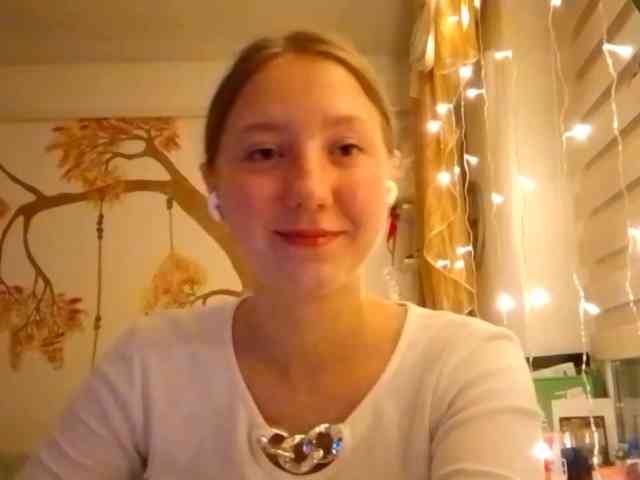 POTATO-GIRL webcam