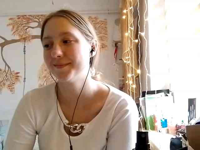 POTATO-GIRL webcam