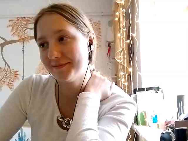 POTATO-GIRL webcam