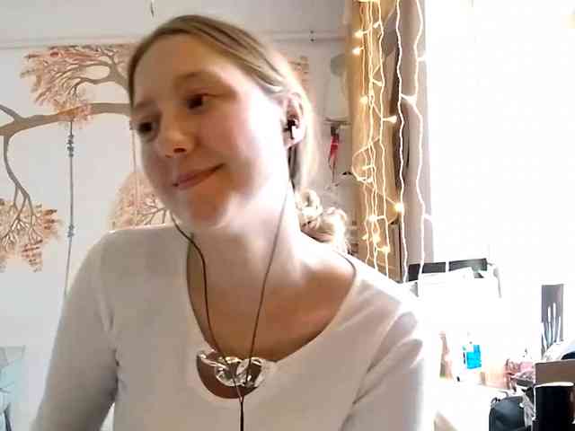 POTATO-GIRL webcam