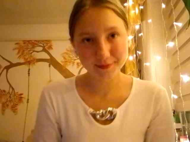 POTATO-GIRL webcam
