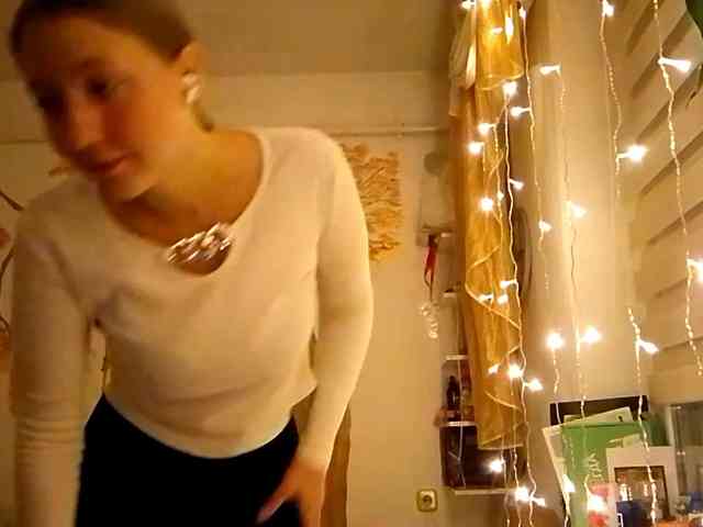 POTATO-GIRL webcam