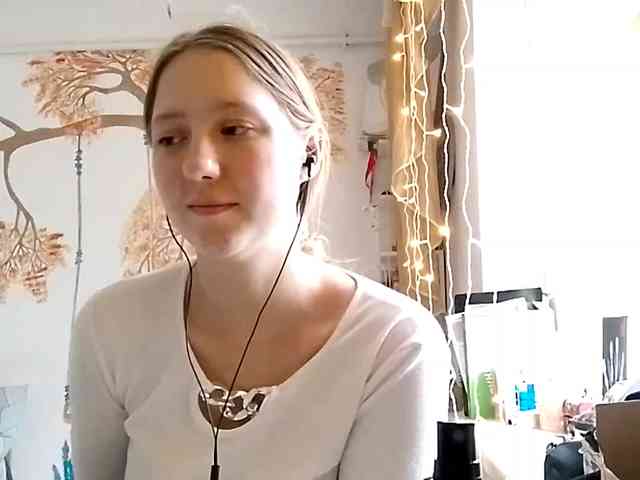 POTATO-GIRL webcam