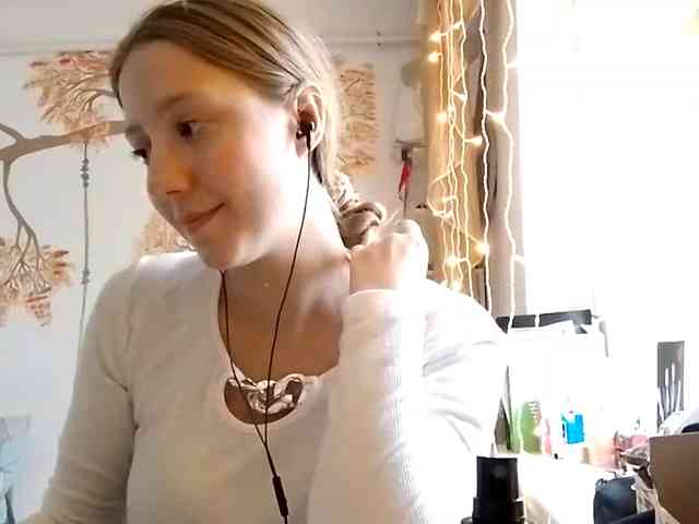 POTATO-GIRL webcam