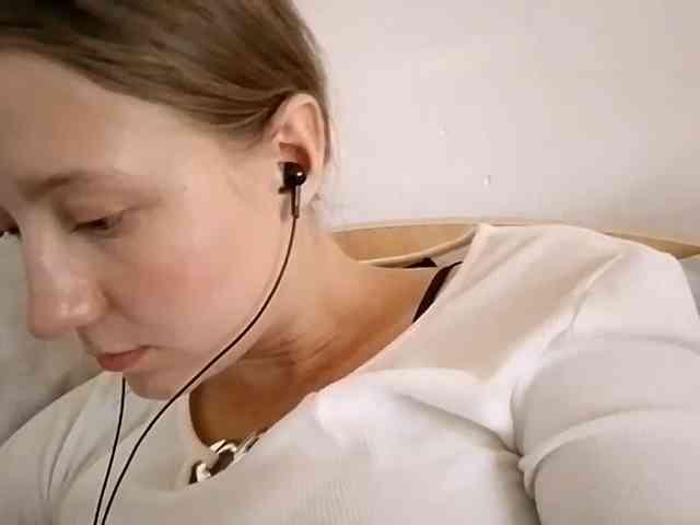 POTATO-GIRL webcam