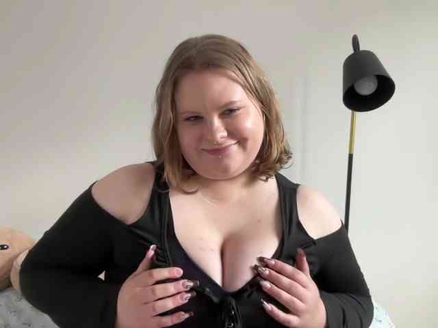 BriannaDoll webcam