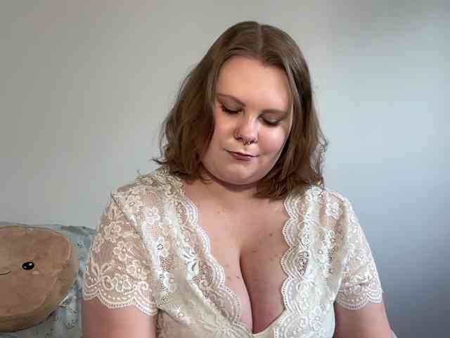 BriannaDoll webcam